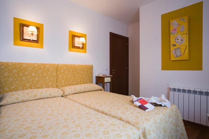 La Fonda De Bustio Hotel Bagian luar foto